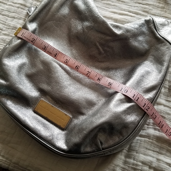 Marc Jacobs Silver Hobo Bag - Picture 8 of 9